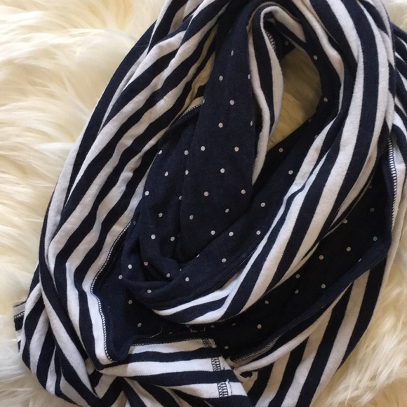 H&M Infinity Scarf - Picture 4 of 5